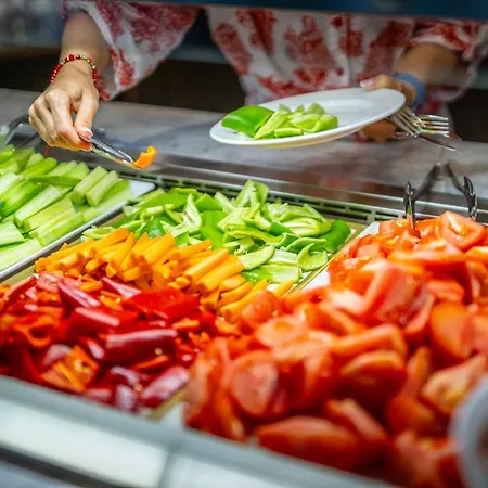 Хотел галеон резидънс и